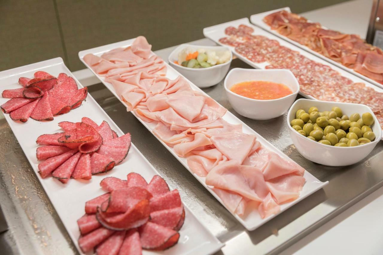 מלון פלאייה דה פאלמה Hm Ayron Park - Adults Only מראה חיצוני תמונה Cold cuts