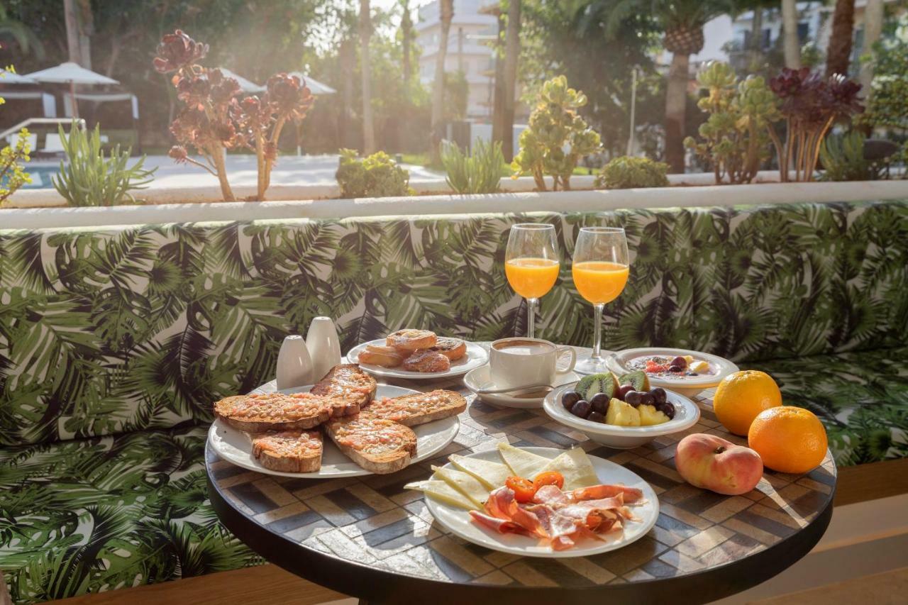 מלון פלאייה דה פאלמה Hm Ayron Park - Adults Only מראה חיצוני תמונה A typical breakfast