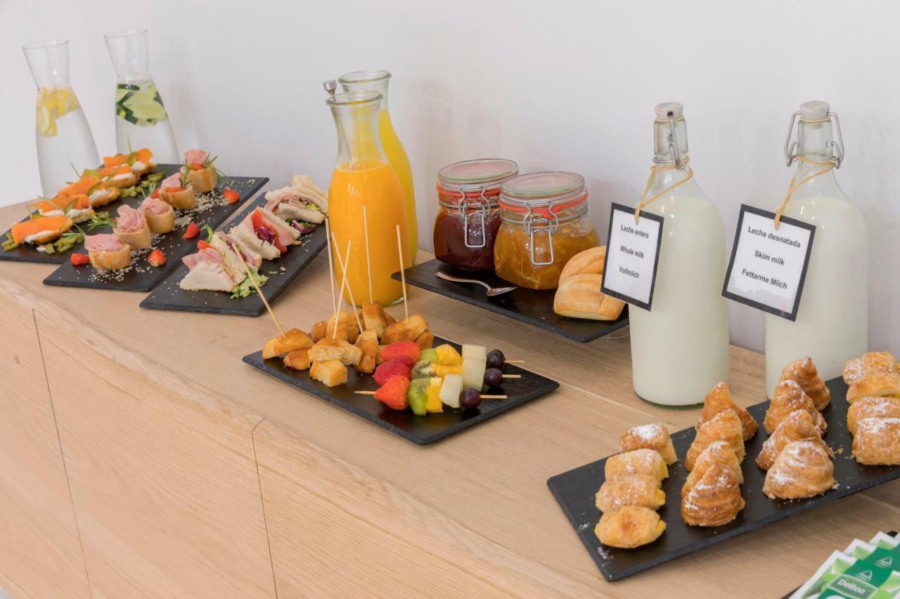 מלון פלאייה דה פאלמה Hm Ayron Park - Adults Only מראה חיצוני תמונה A continental breakfast